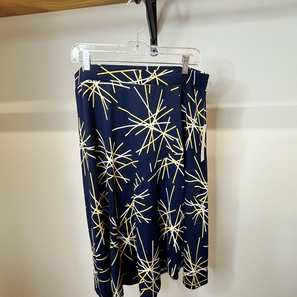 N Touch Dresses & Skirts - Navy Midi Skirt with Yellow & White Burst Print